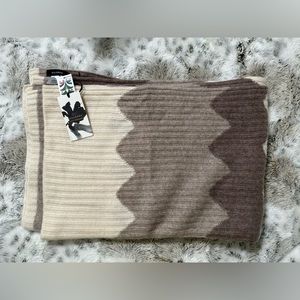 Halogen 100% cashmere scarf